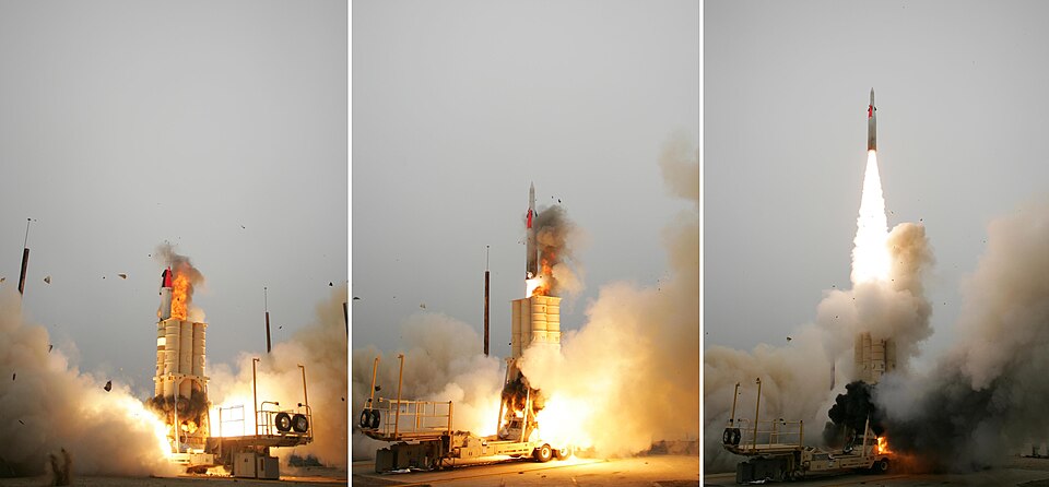 Arrow anti-ballistic missile launch. Point Mugu Sea Range, Calif. (Aug. 26, 2004) – An Arrow anti-ba