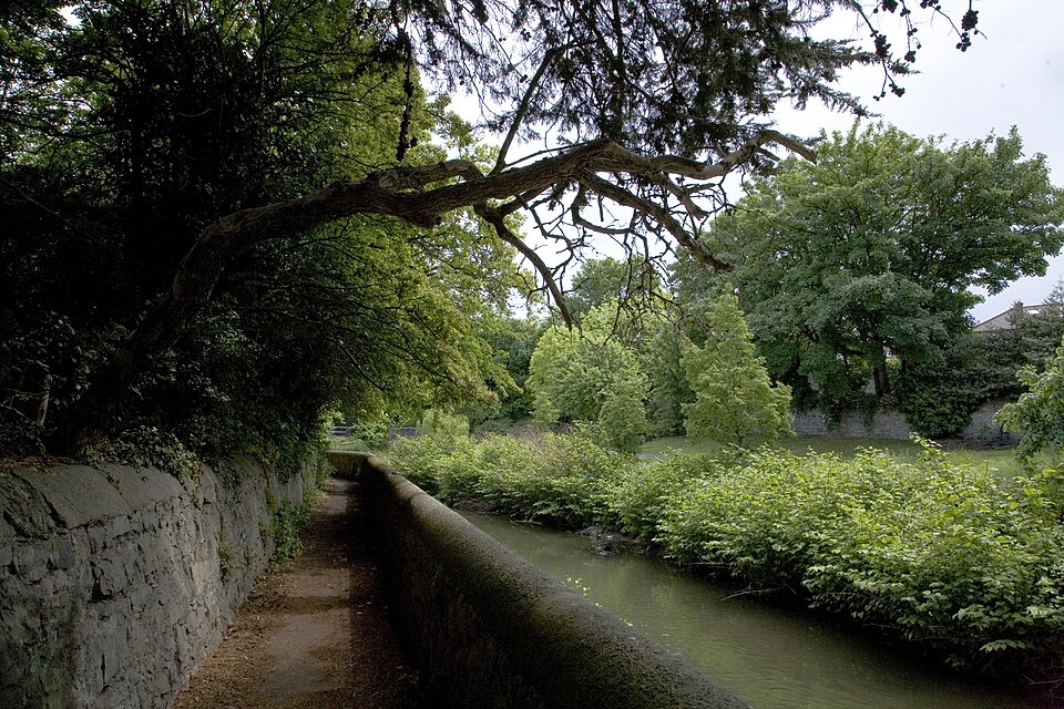 Clonskeagh or Clonskea (Irish: Cluain Sceach, meaning "meadow of the whitethorn"), is a southern sub