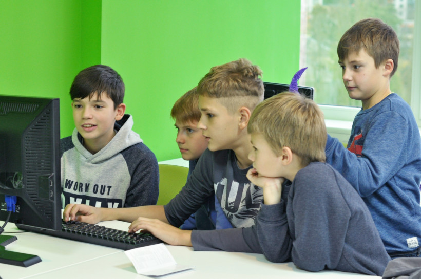 Занятия по программированию в Main School