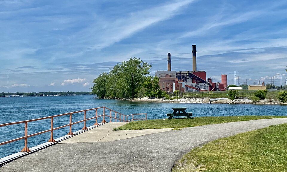 As seen in June 2021: a view looking northwest (downriver) along the Niagara River from Aqua Lane Pa