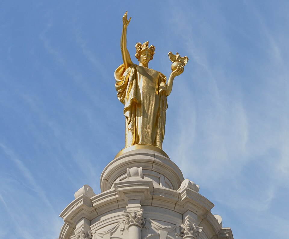 Gilded bronze statue titled Wisconsin, by Daniel Chester French, 1914, atop the dome of the Wisconsi